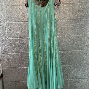 Beautiful teal and lace dress!